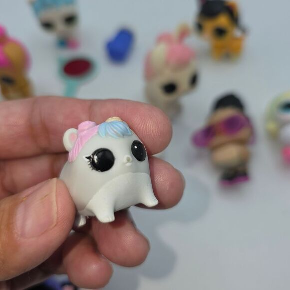LOL Surprise Pets LOT Bundle - Picture 7 of 16